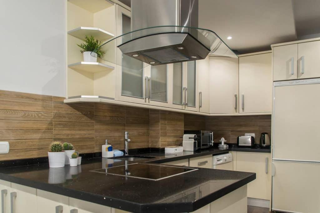 New!!! Luxury City Center & Private Terrace Μάλαγα Εξωτερικό φωτογραφία